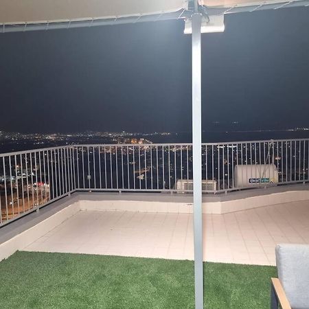 Appartamento דירת זוּגַג מפנקת עם מרפסת משגעת ונוף למפרץ. Eilat Esterno foto